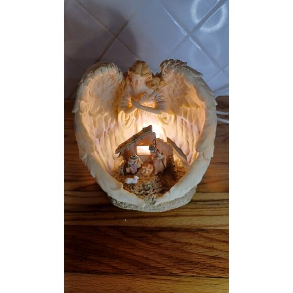 Sculpted Guardian Angel Nativity Manger Electric Nightlight - Picture 2 of 8